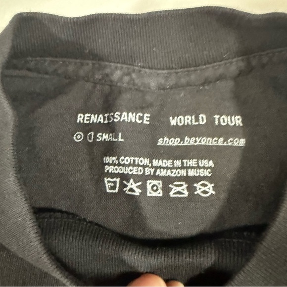 Official Beyoncé Renaissance Tour Black Short Sleeve Tee with Graphic Design - Picture 5 of 9